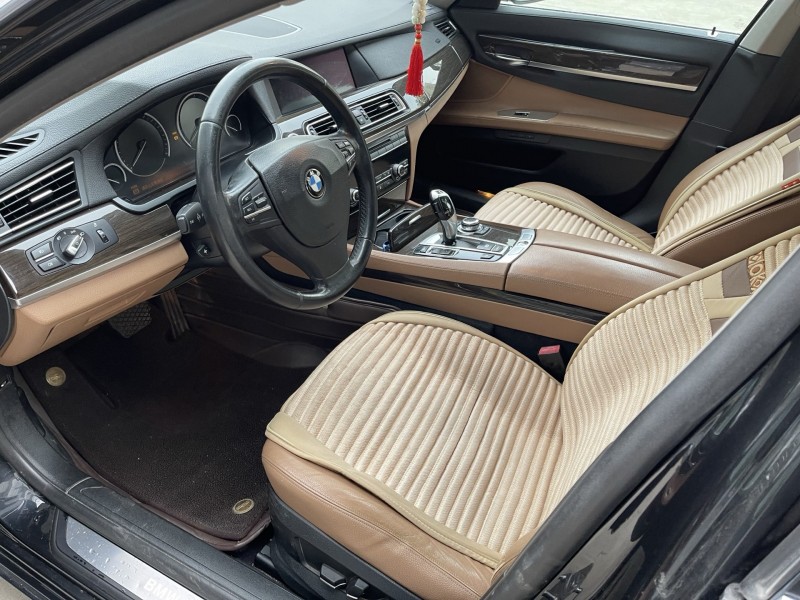 济宁11年宝马7系6