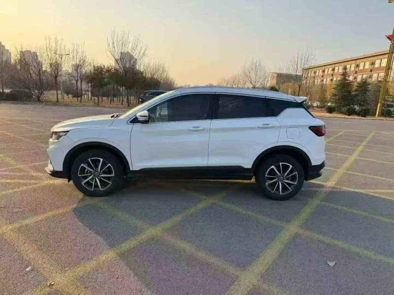 连云港21年吉利缤越9