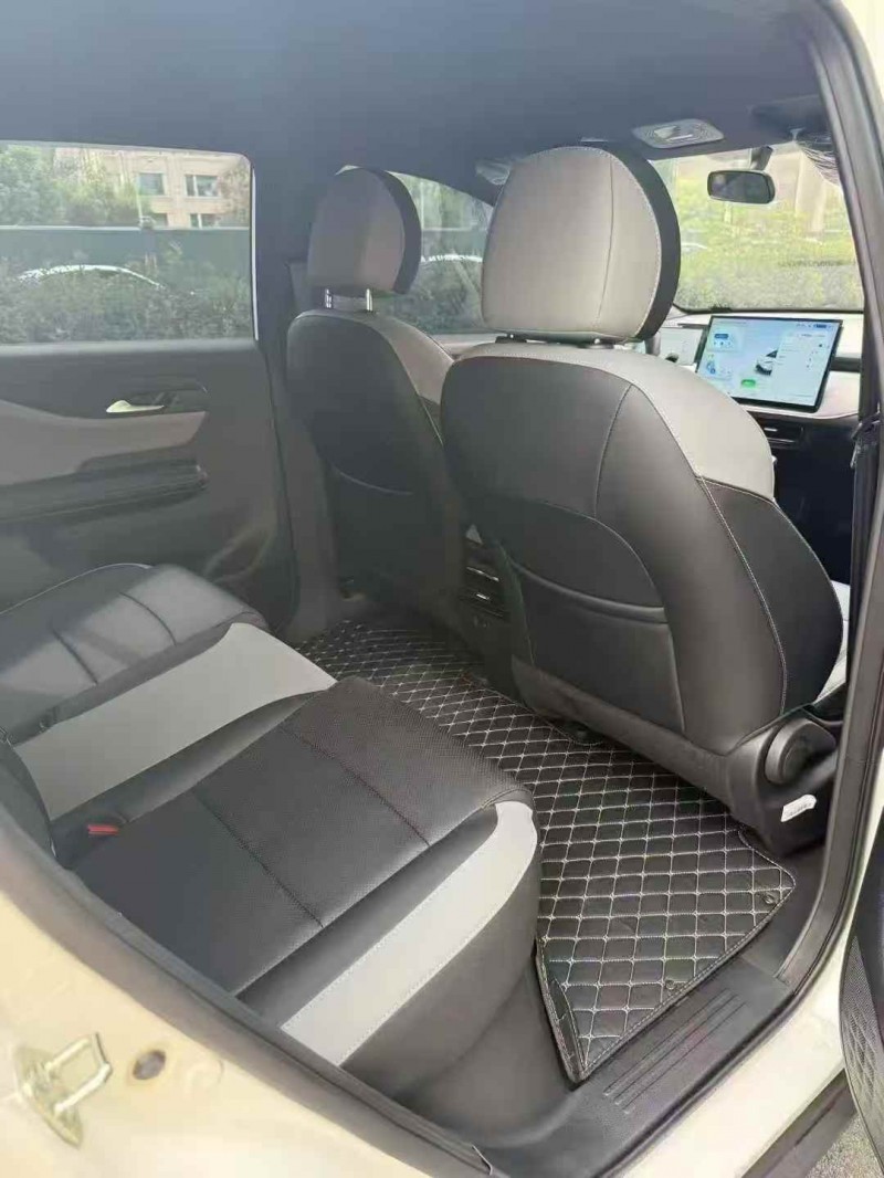 襄阳25年合创汽车Z033