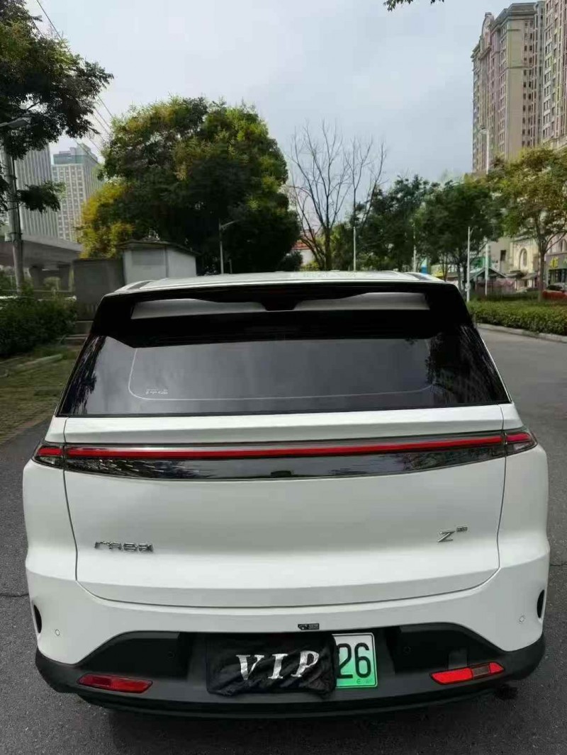 襄阳25年合创汽车Z035