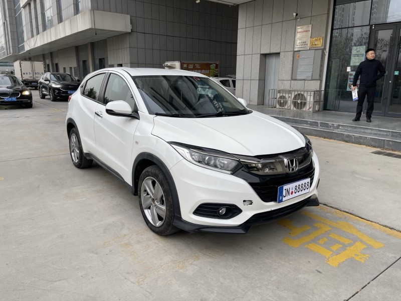 济宁21年本田缤智3