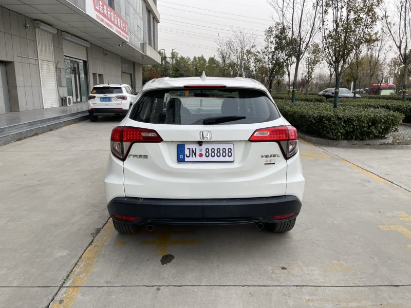 济宁21年本田缤智9