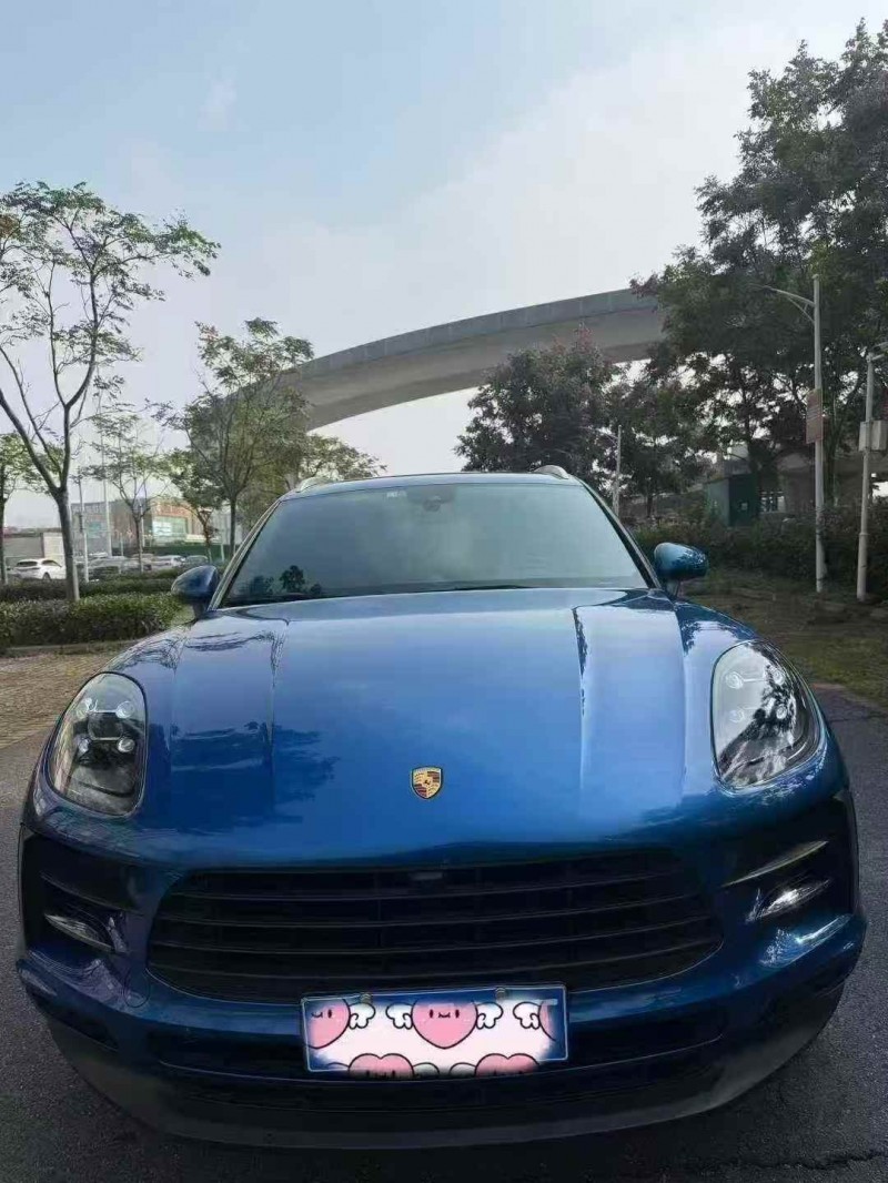 襄阳20年保时捷Macan1