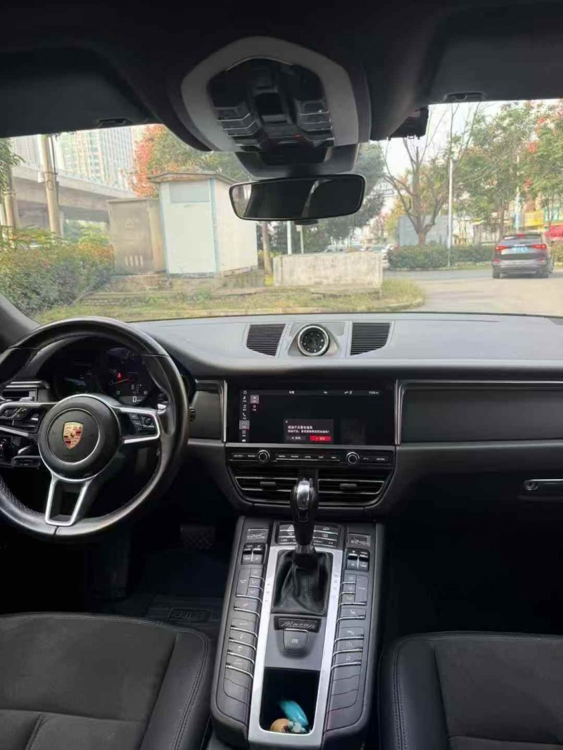 襄阳20年保时捷Macan6
