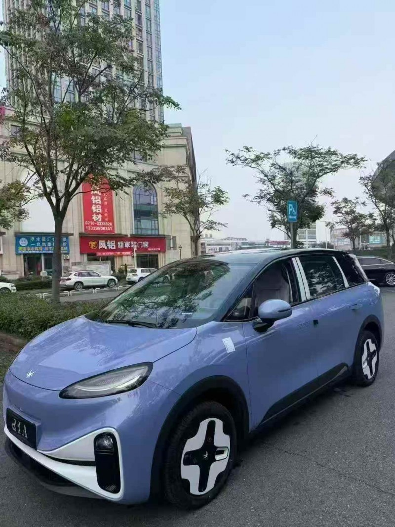 襄阳25年极狐汽车考拉2