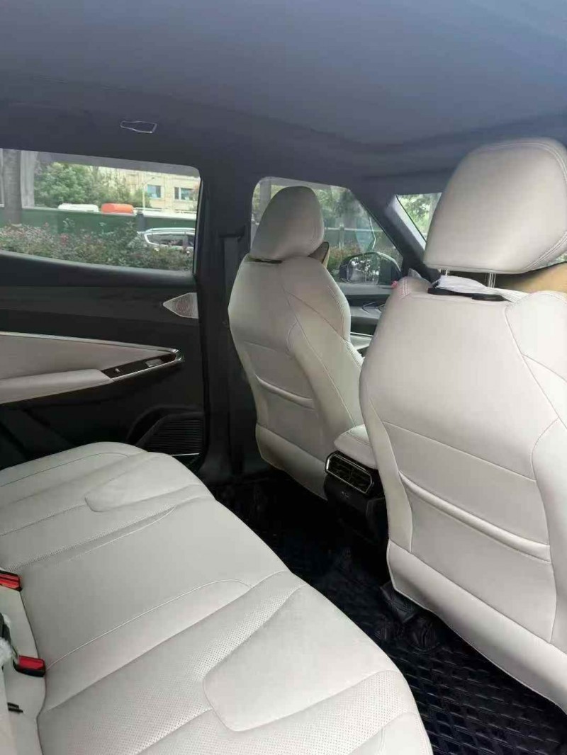 襄阳24年吉利博越3