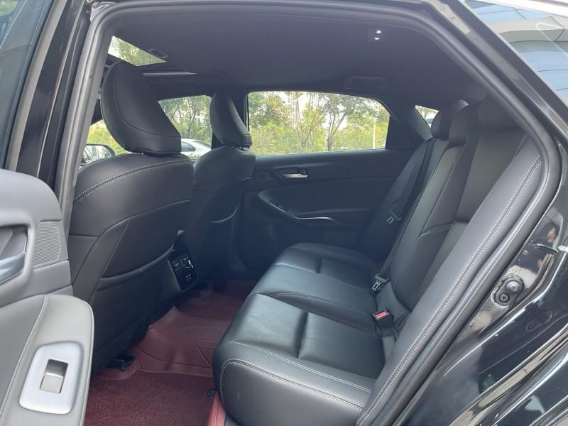 济宁24年丰田亚洲龙5