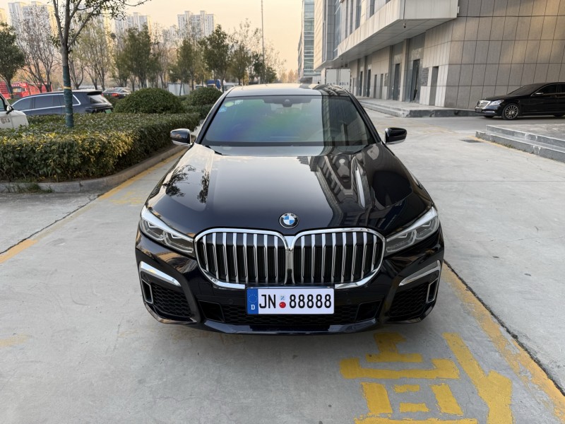 济宁21年宝马7系1