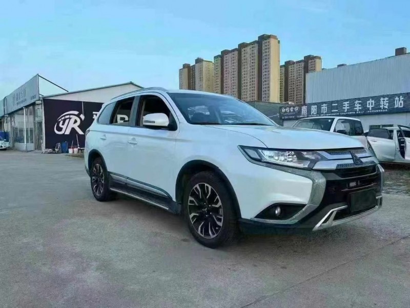 安阳19年三菱欧蓝德5