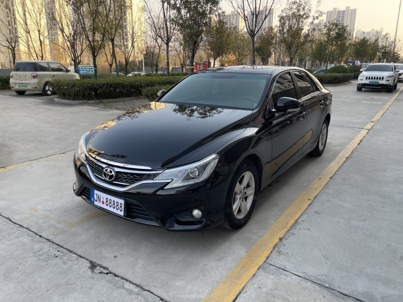 济宁17年丰田锐志2