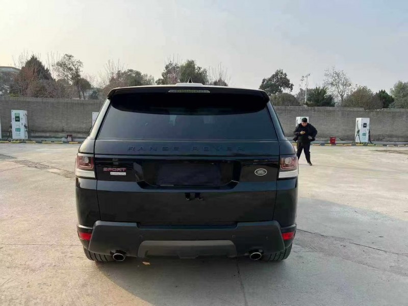 安阳17年路虎揽胜运动7