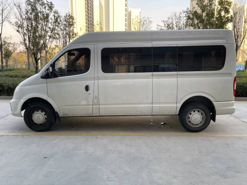 济宁24年大通V808