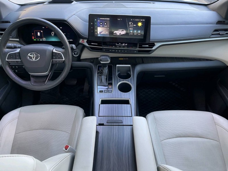 济宁24年丰田格瑞维亚4