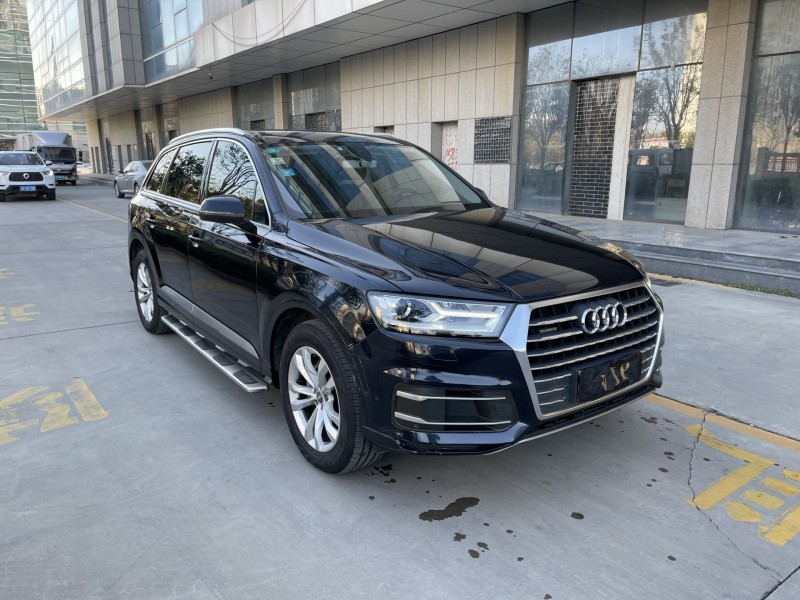 济宁16年奥迪Q73