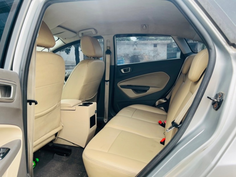 东莞11年福特嘉年华5