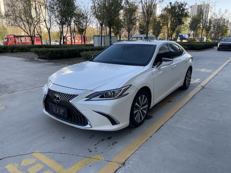 济宁19年雷克萨斯ES2