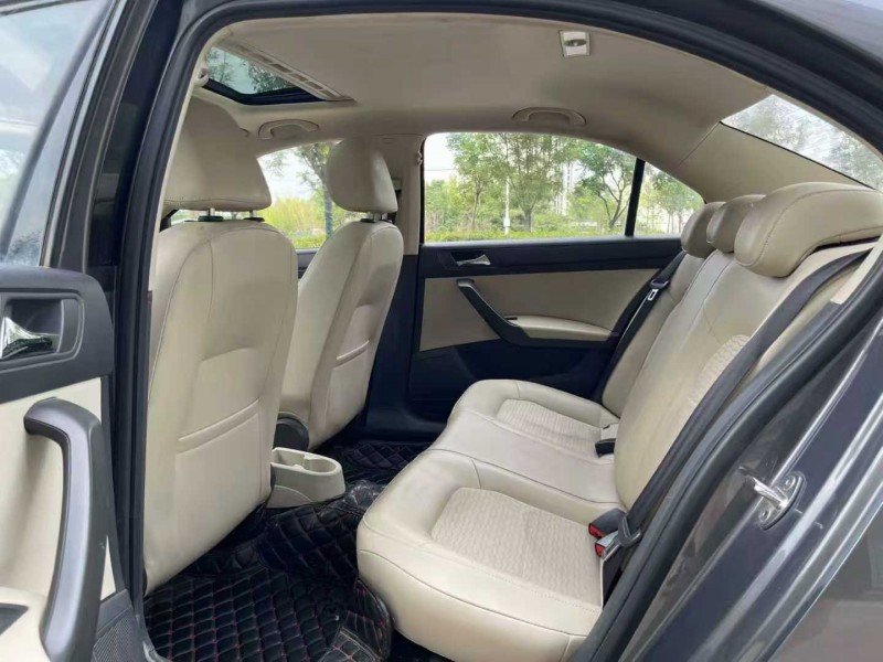 济宁17年斯柯达昕锐5