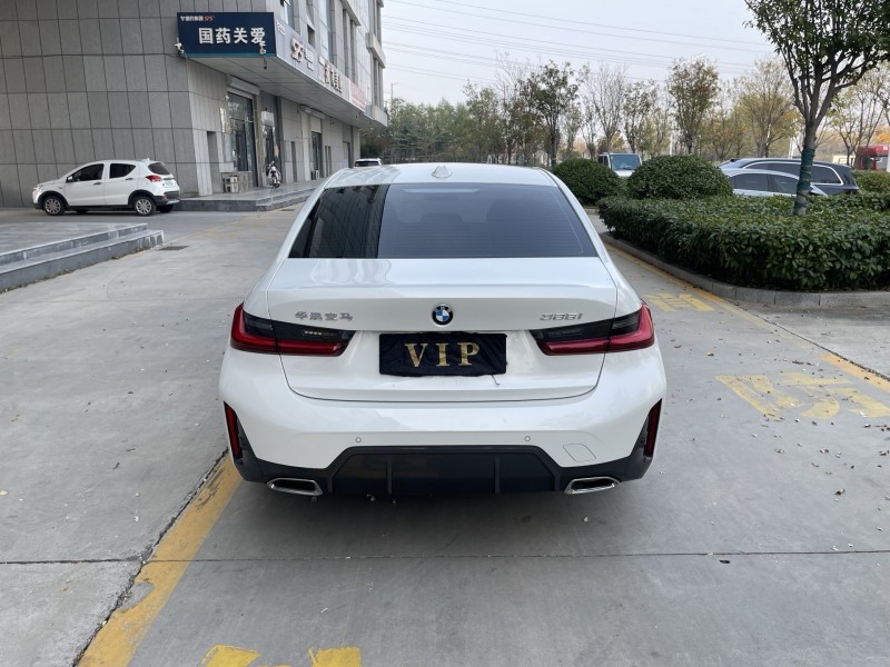 济宁24年宝马3系9