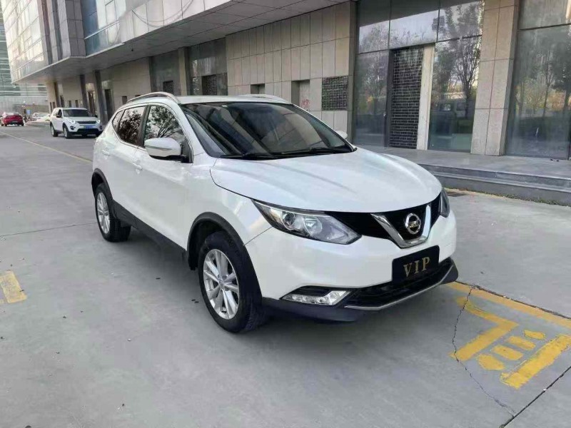 济宁18年日产逍客2