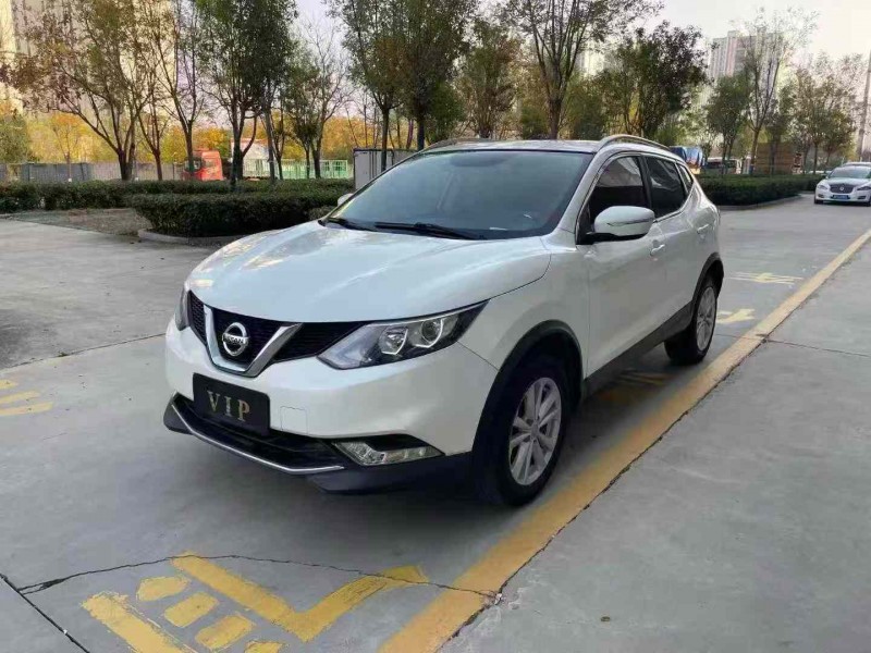 济宁18年日产逍客3