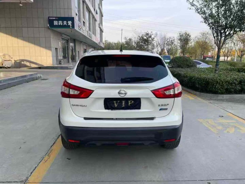 济宁18年日产逍客7