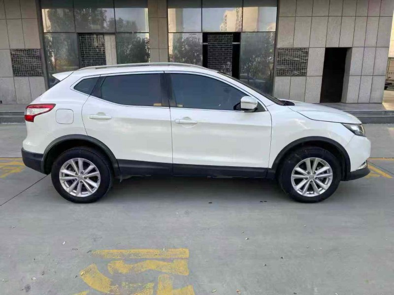 济宁18年日产逍客8