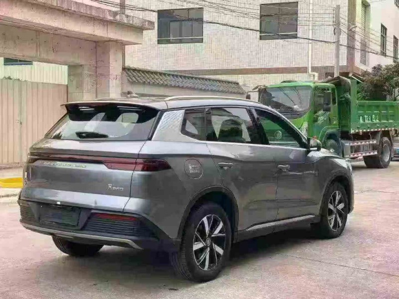 广州22年比亚迪宋8