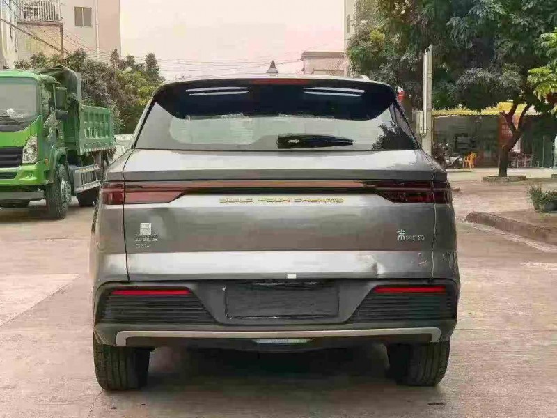 广州22年比亚迪宋9