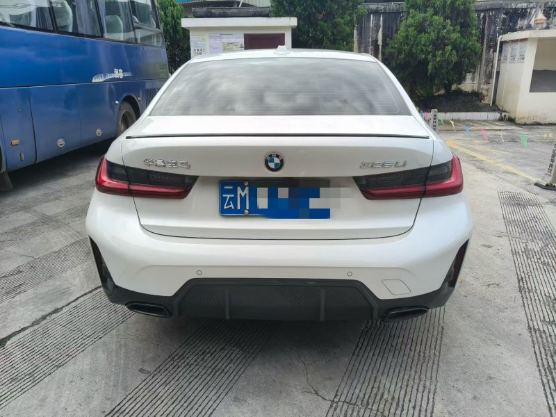 昆明24年宝马3系9