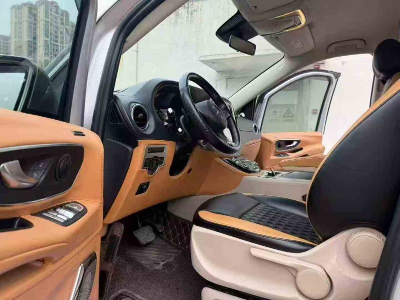 防城港20年奔驰威霆5