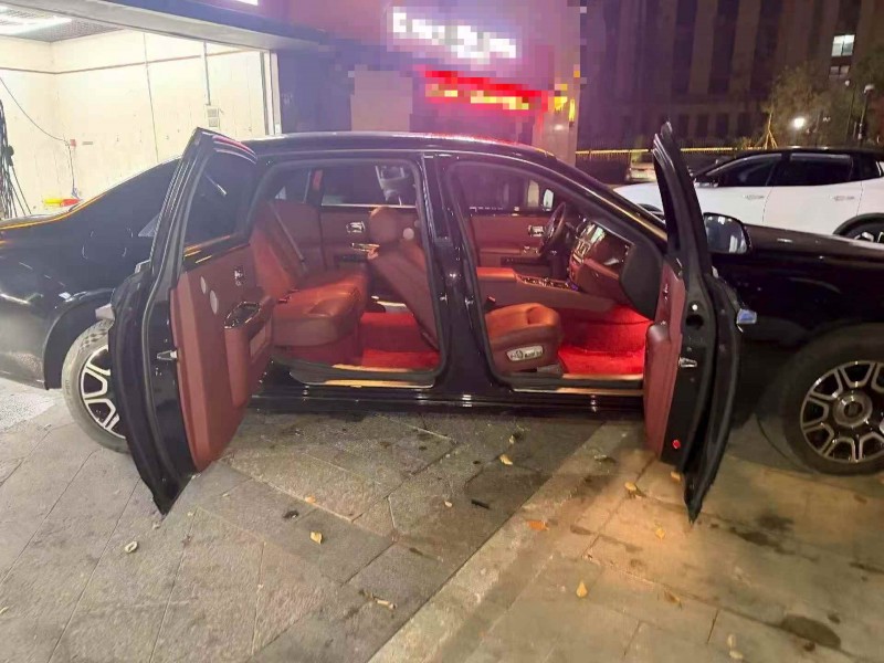 嘉兴16年劳斯莱斯古斯特2