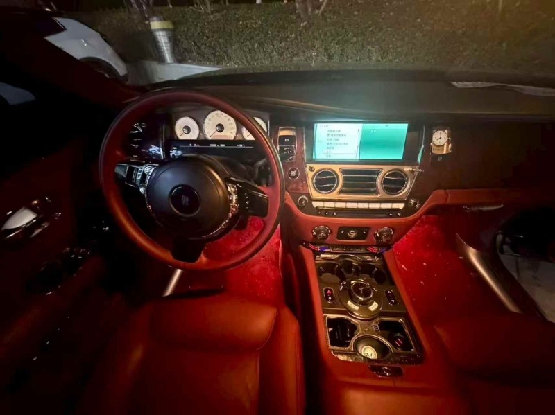 嘉兴16年劳斯莱斯古斯特3