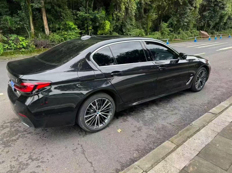 昆明22年宝马5系3