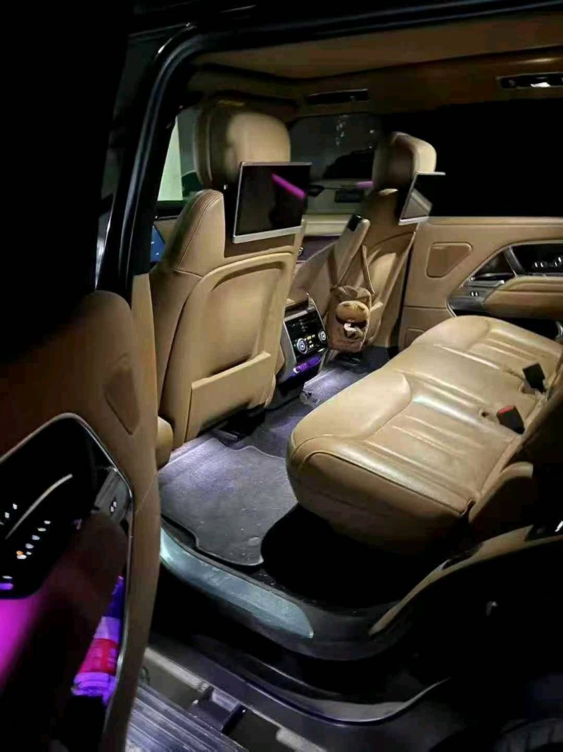 武汉23年路虎揽胜行政4