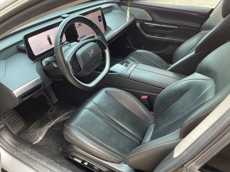 济宁23年小鹏汽车p76