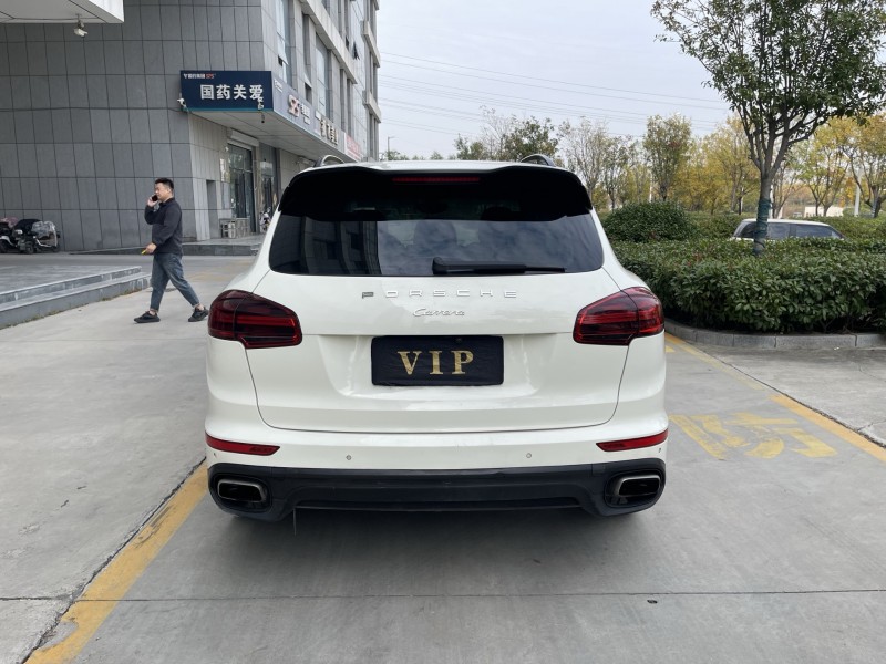 济宁11年保时捷卡宴8