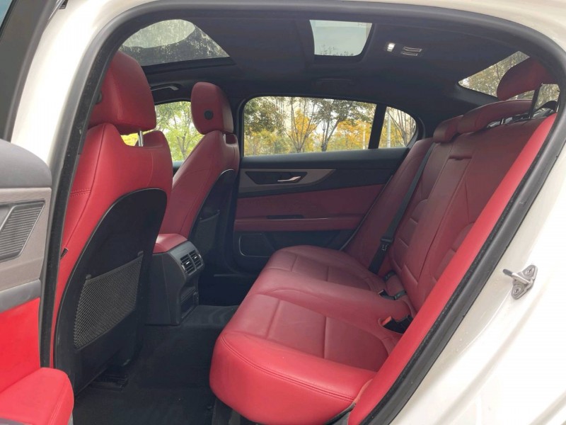 济宁22年捷豹XEL6