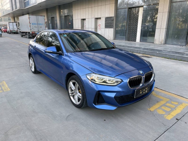 济宁19年宝马1系4