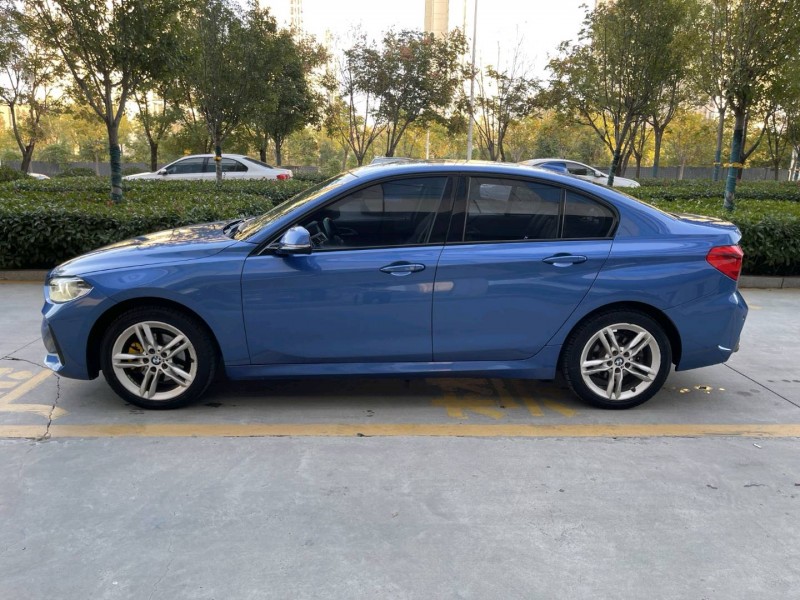 济宁19年宝马1系8