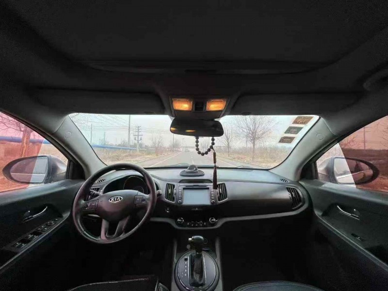 东营13年起亚智跑7