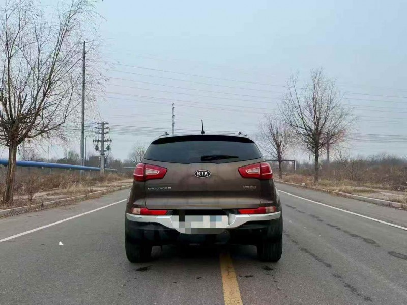 东营13年起亚智跑9