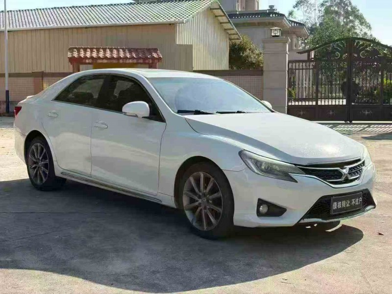 珠海14年丰田锐志3