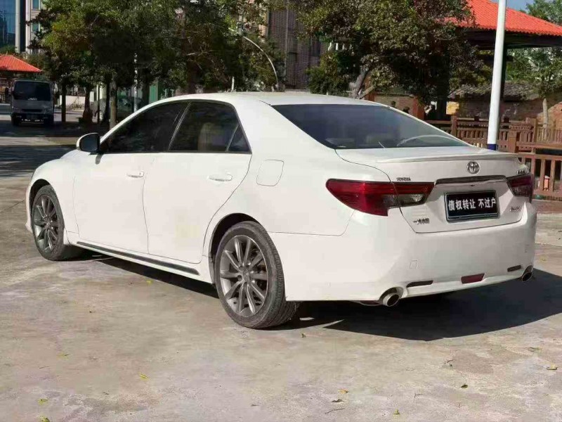珠海14年丰田锐志8