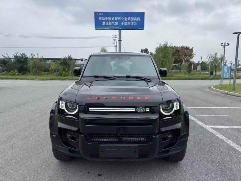 无锡24年路虎卫士1