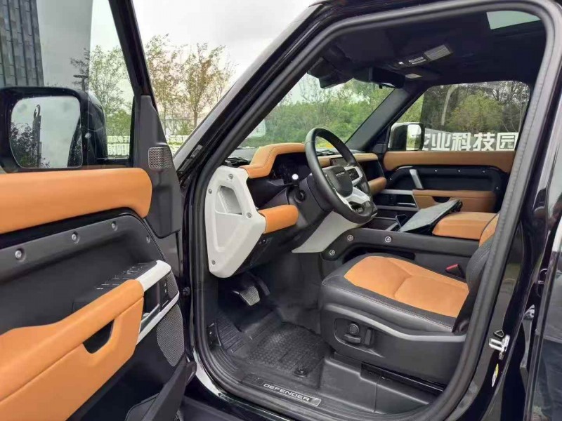 无锡24年路虎卫士4