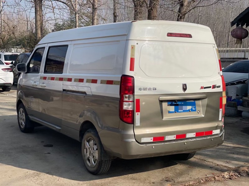 济宁19年华晨海狮8