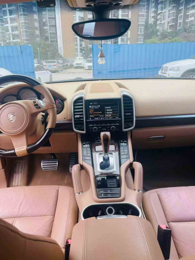 北海11年保时捷卡宴6