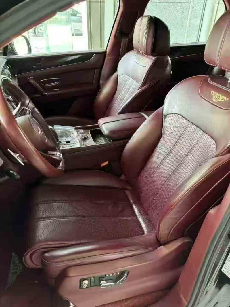 徐州19年宾利添越4