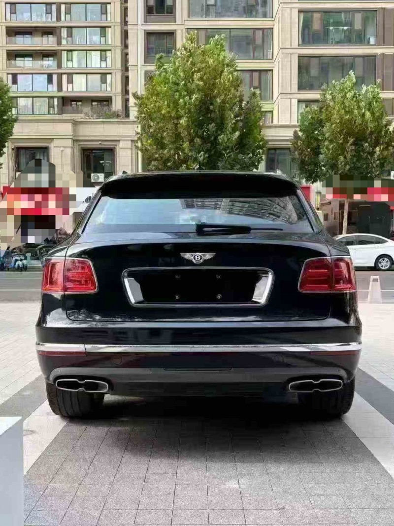 徐州19年宾利添越9