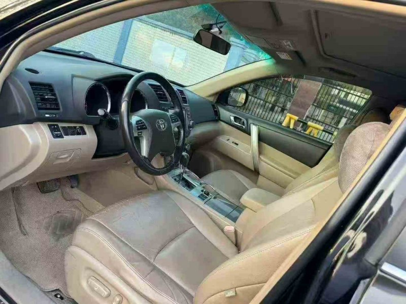 深圳14年丰田汉兰达5